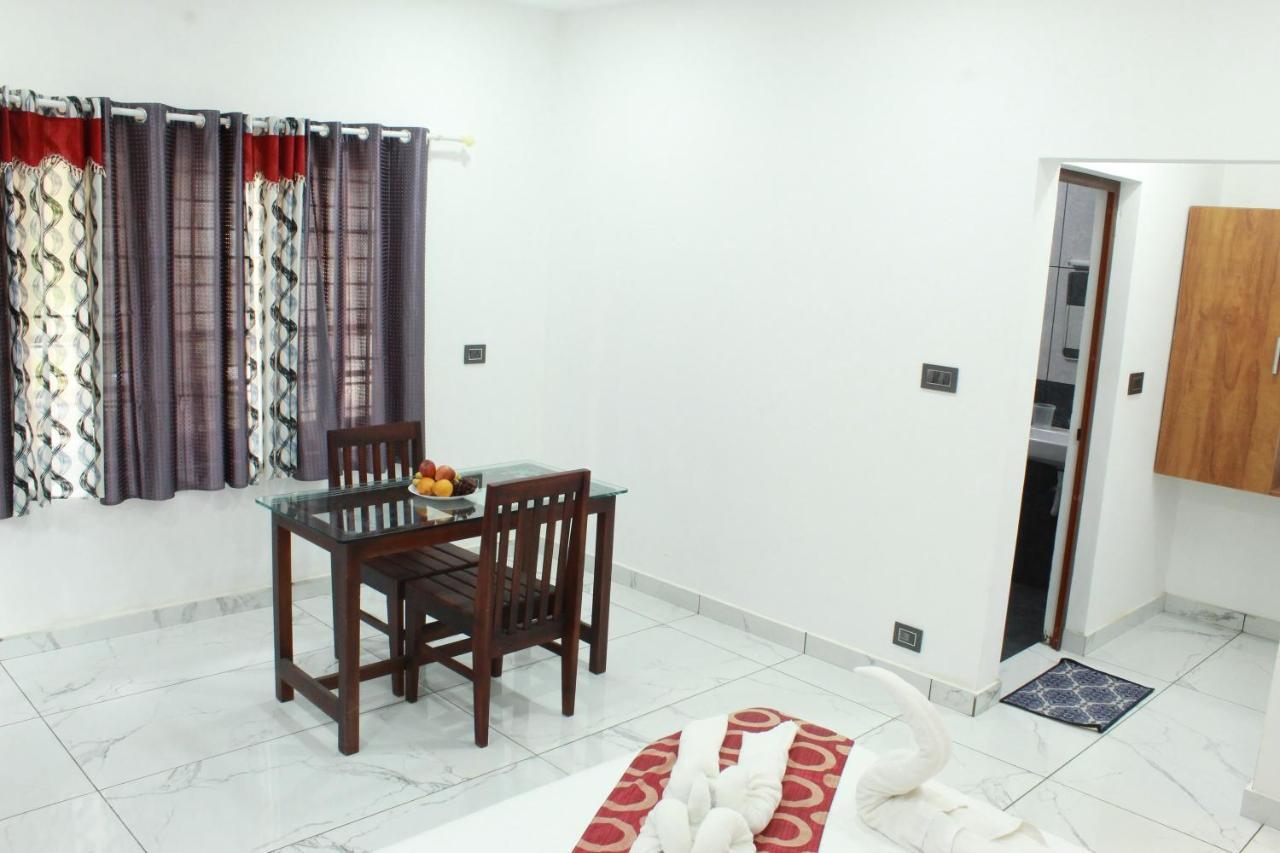 The Mountcourt Hotel Munnar Bagian luar foto