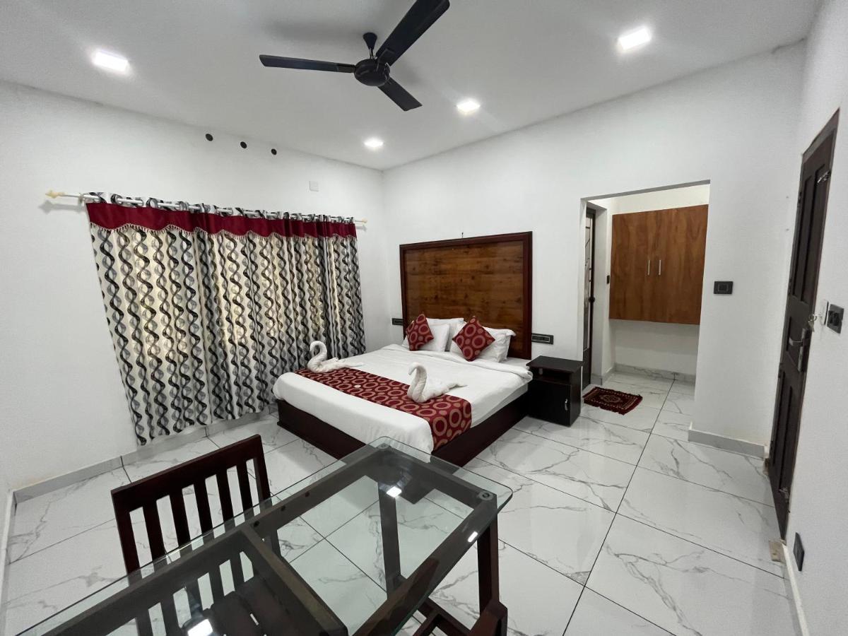 The Mountcourt Hotel Munnar Bagian luar foto